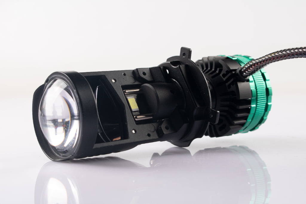 Xenplus P22 6000K High Brightness LED Headlight H4 IP68 Waterproof 45000LM 200W Universal Fit for Cars & Motorcycles 1 Year
